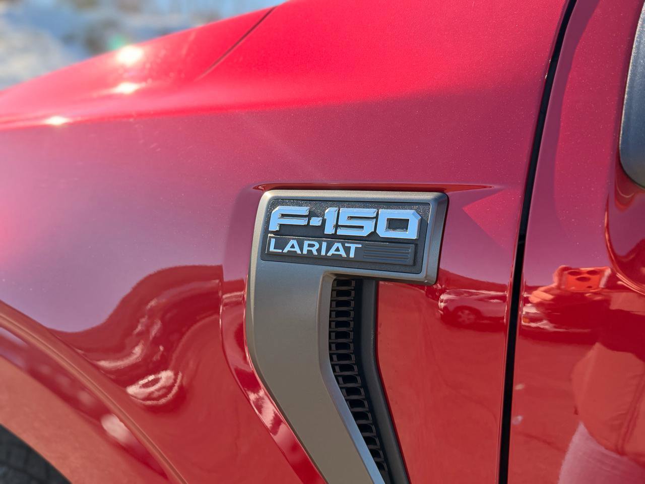 Used 2023 Ford F150 Lariat w/ Equipment Group 502A High image 9