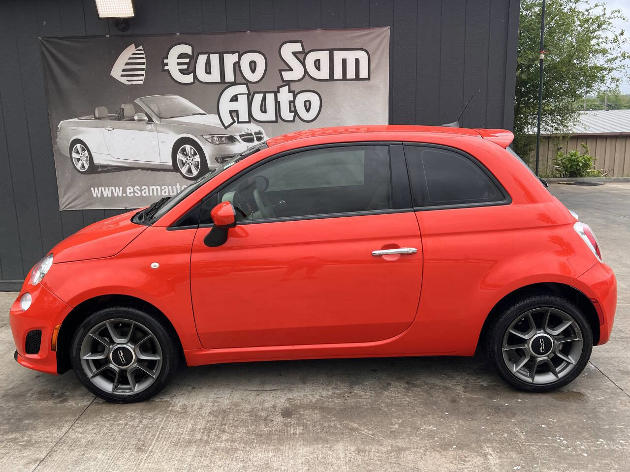 Used 2019 FIAT 500 Pop w/ Popular Equipment Package FWD image 4