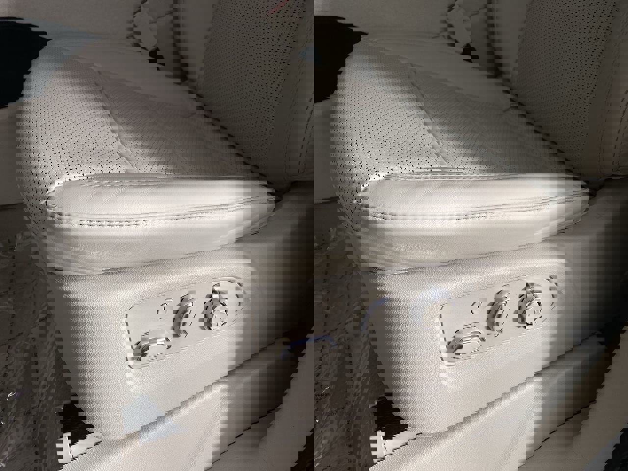 Certified 2023 Cadillac Escalade ESV Premium Luxury Platinum image 10