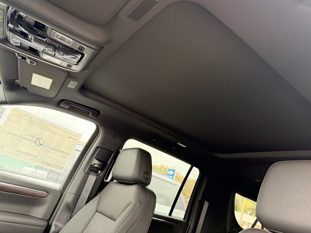 New 2026 Chevrolet Suburban Z71 w/ Comfort Package image 30