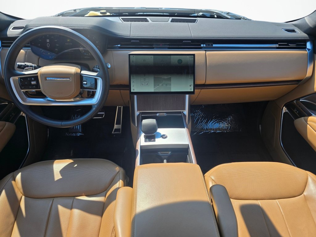 Used 2025 Land Rover Range Rover Long Wheelbase SE AWD/4WD image 17