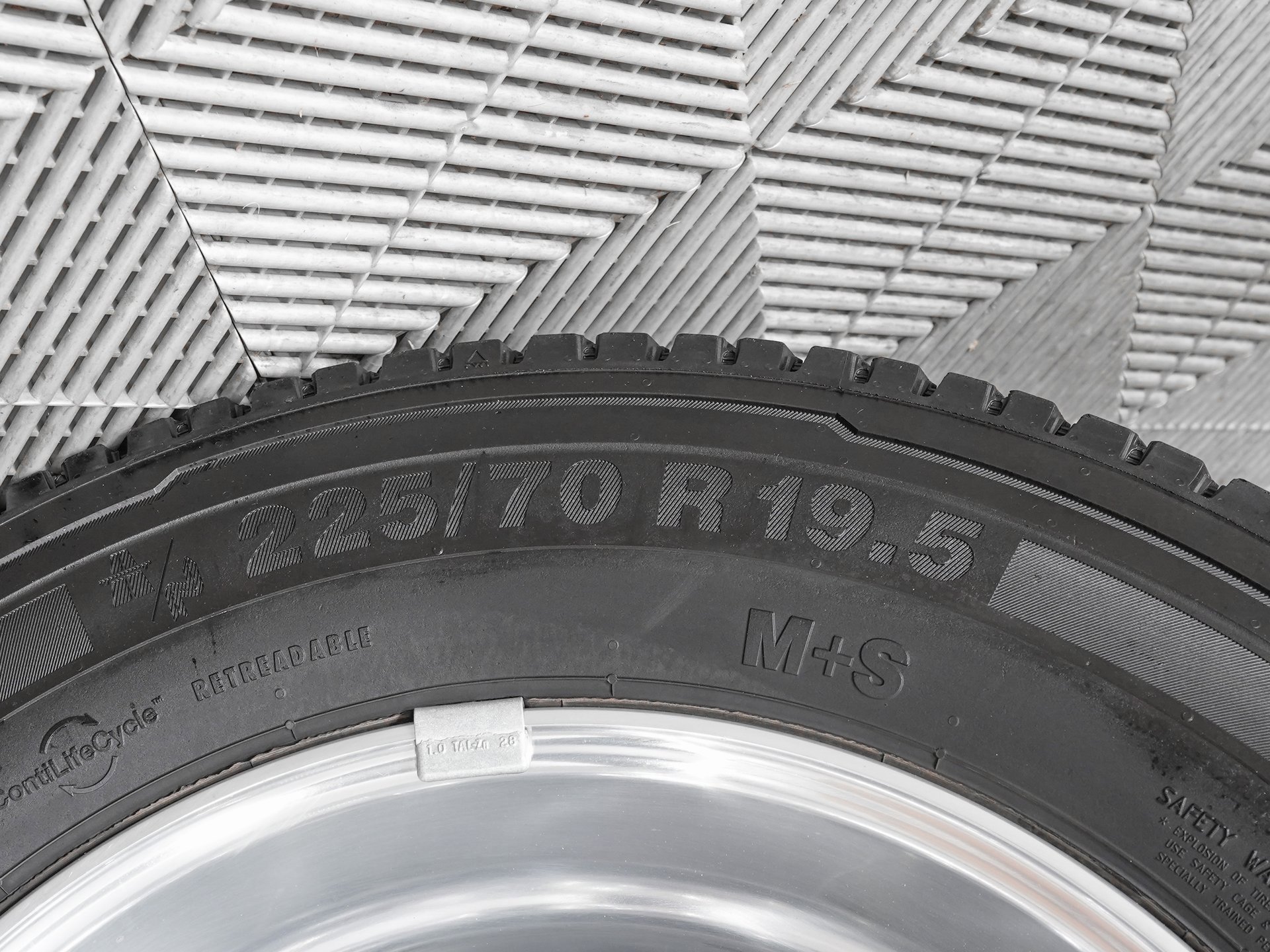 Used 2023 Ford F450 Platinum w/ FX4 Off-Road Package image 35