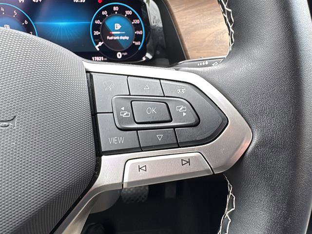 Certified 2025 Volkswagen Atlas SE image 20