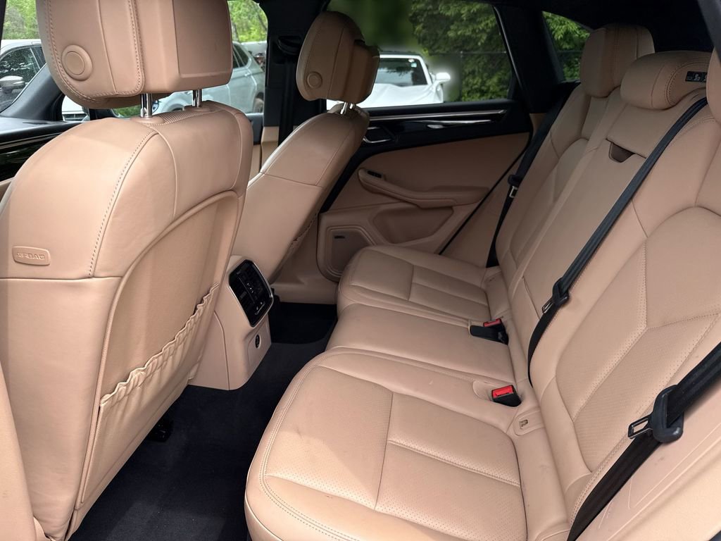 Used 2019 Porsche Macan AWD/4WD image 24
