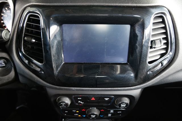 Used 2019 Jeep Compass Latitude image 32