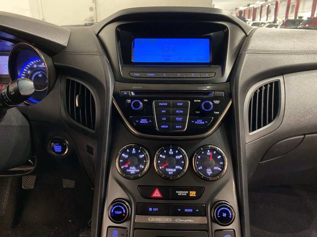 Used 2015 Hyundai Genesis 3.8 image 13