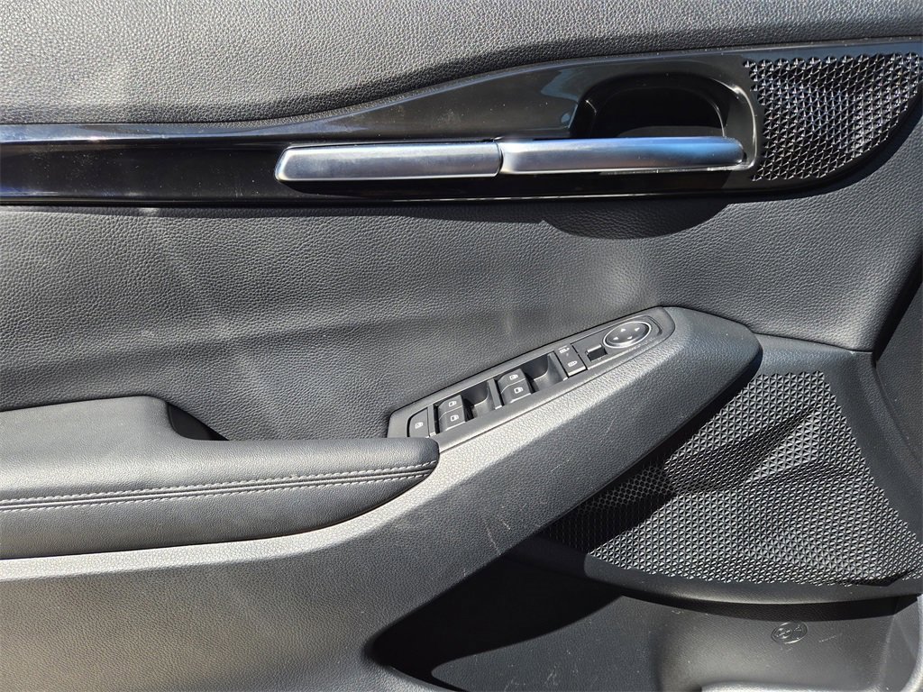 Certified 2024 Kia Seltos X-Line image 25