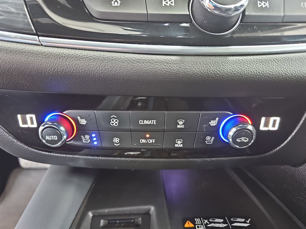 Used 2024 Buick Enclave Premium AWD/4WD image 24