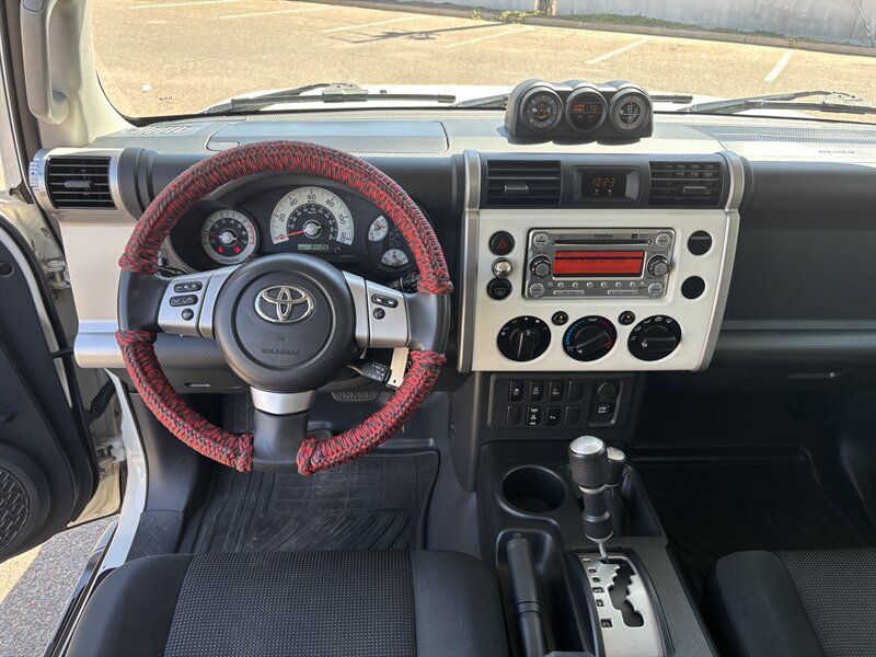 Used 2014 Toyota FJ Cruiser 4WD w/ Upgrade Package image 24