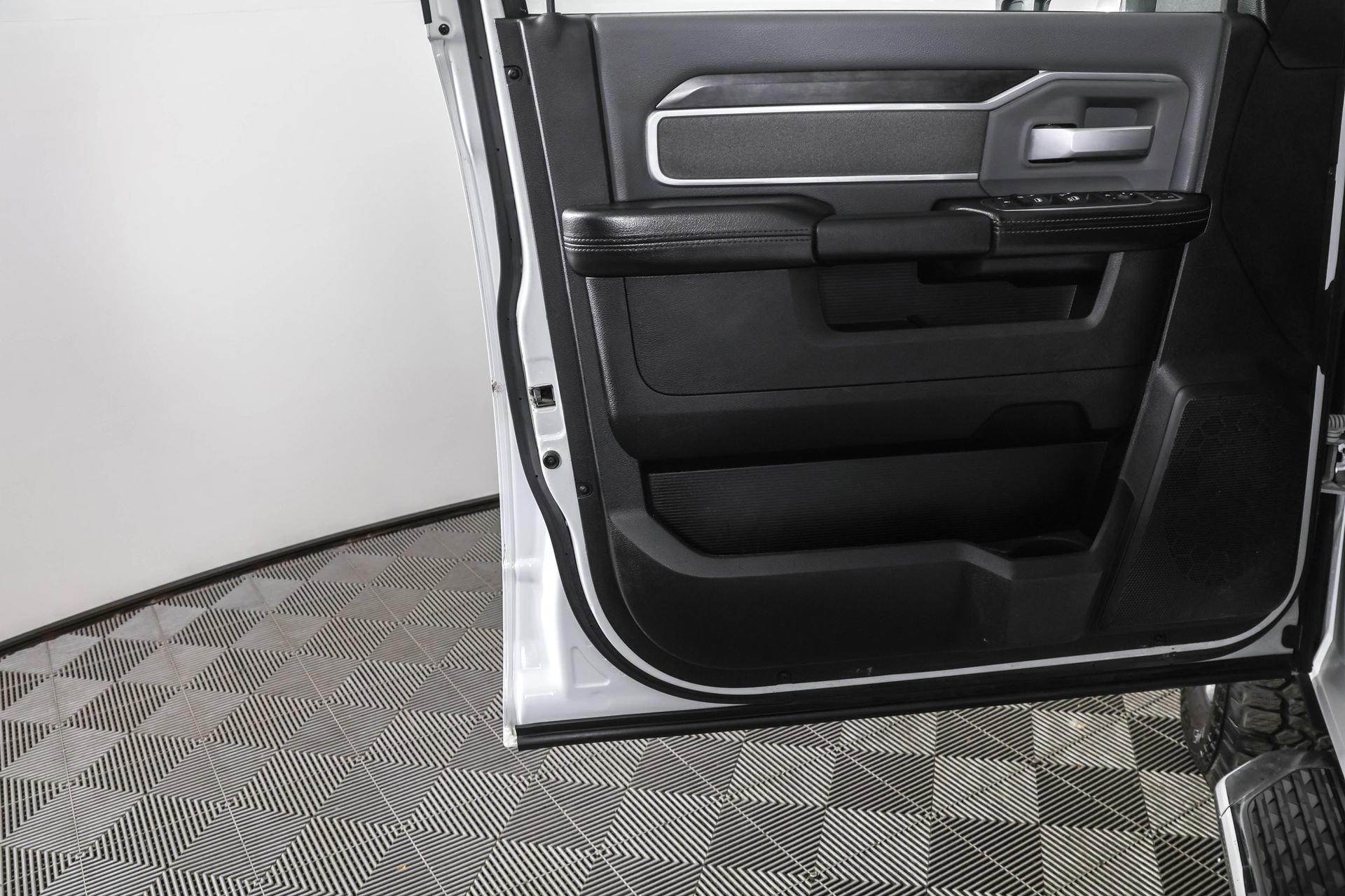 Used 2023 RAM 2500 Big Horn w/ Level 1 Equipment Group image 37