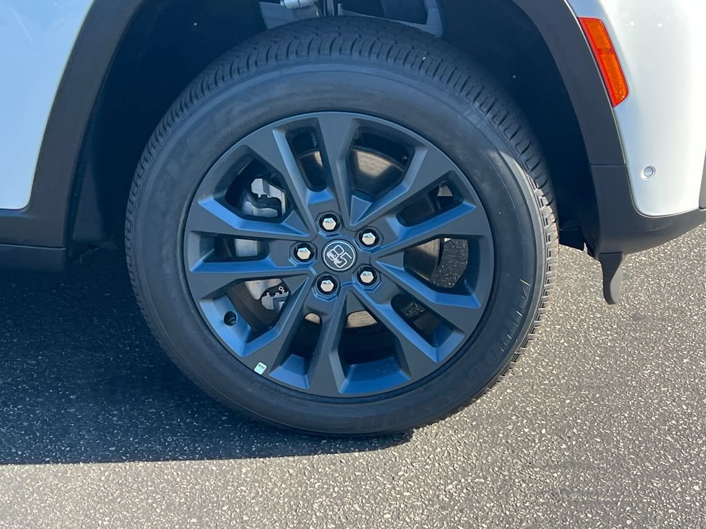 New 2026 Jeep Grand Cherokee L Limited AWD/4WD image 12