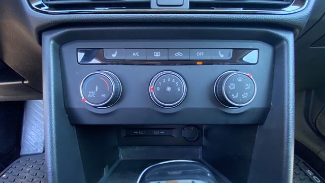 Used 2022 Volkswagen Taos SE AWD/4WD image 17