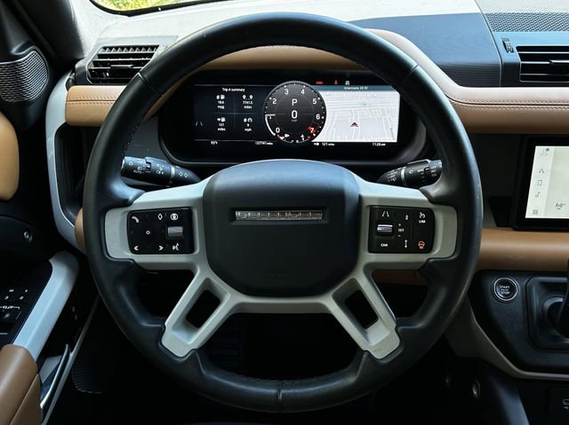 Used 2024 Land Rover Defender 110 X-Dynamic SE AWD/4WD image 13