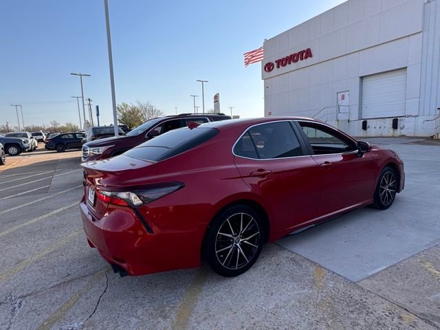 Used 2021 Toyota Camry SE image 5