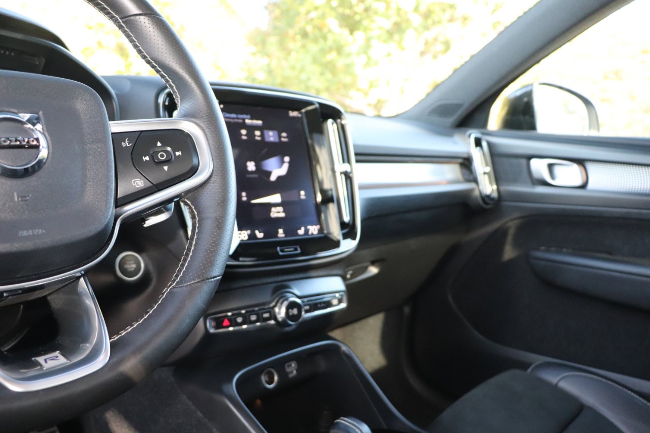 Used 2020 Volvo XC40 T5 R-Design image 15