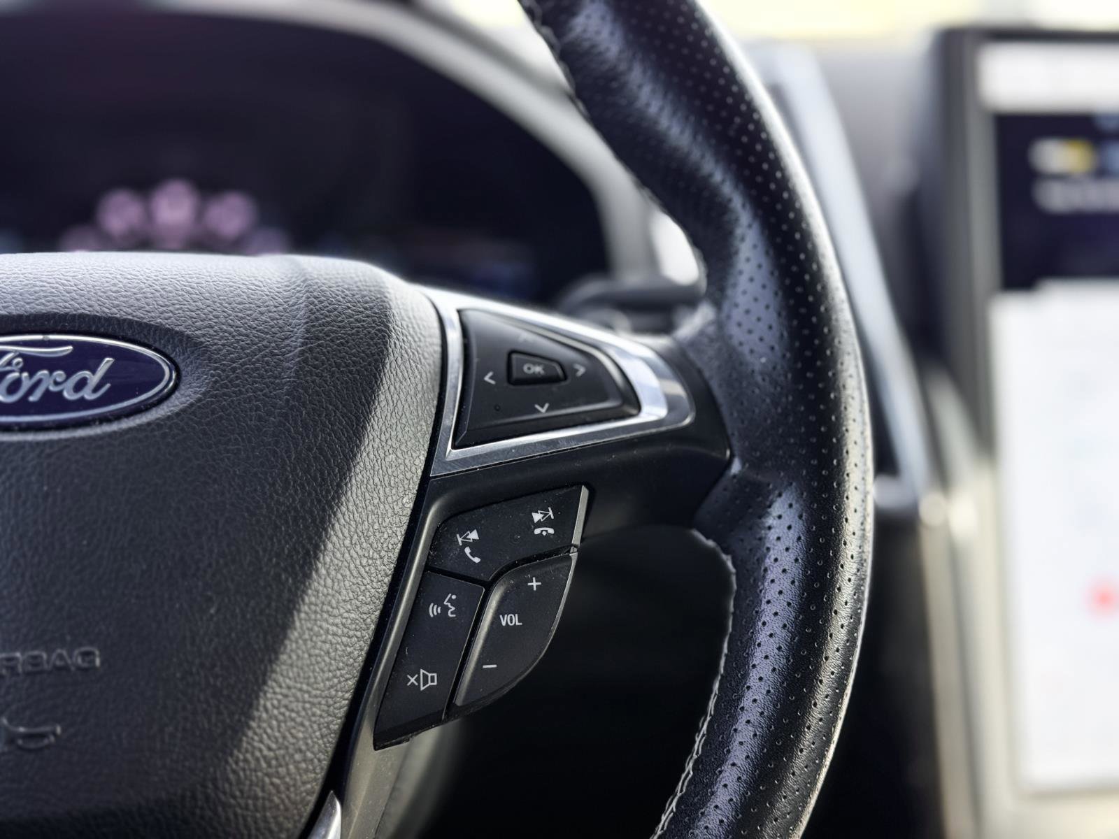 Used 2023 Ford Edge ST image 12