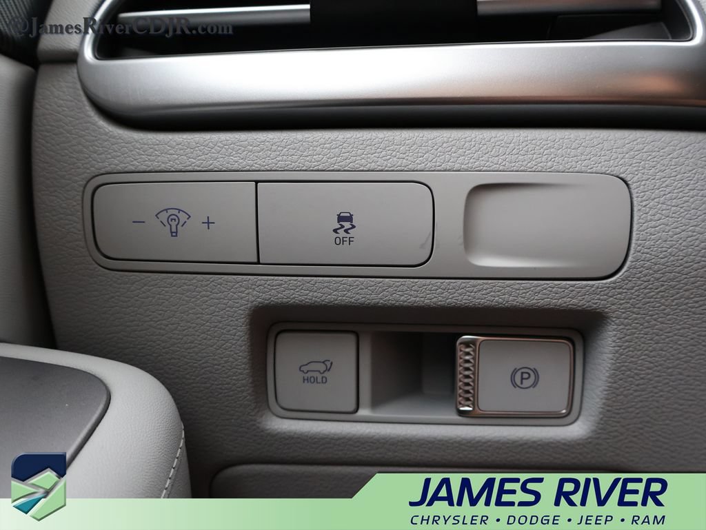 Used 2025 Hyundai Palisade SEL FWD image 32