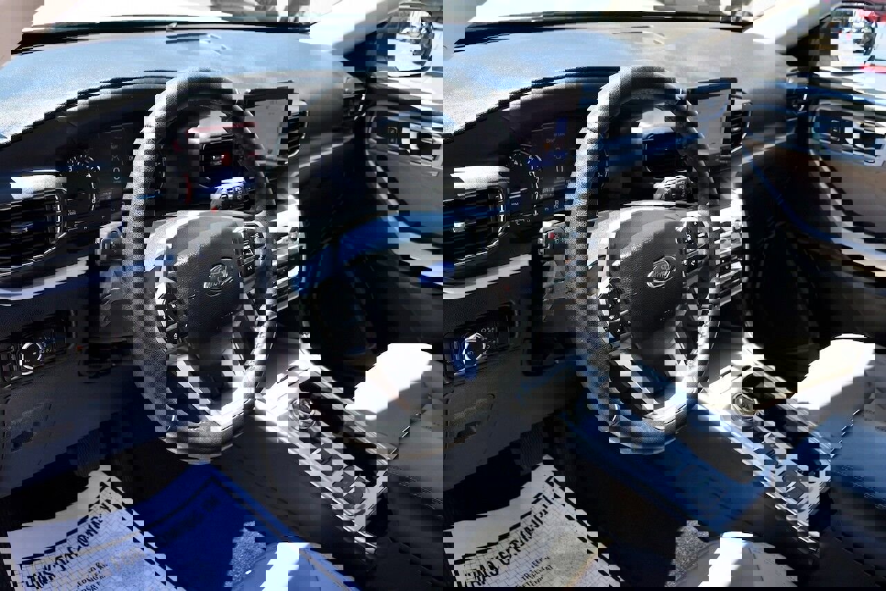 Used 2024 Ford Explorer XLT w/ Equipment Group 202A image 8