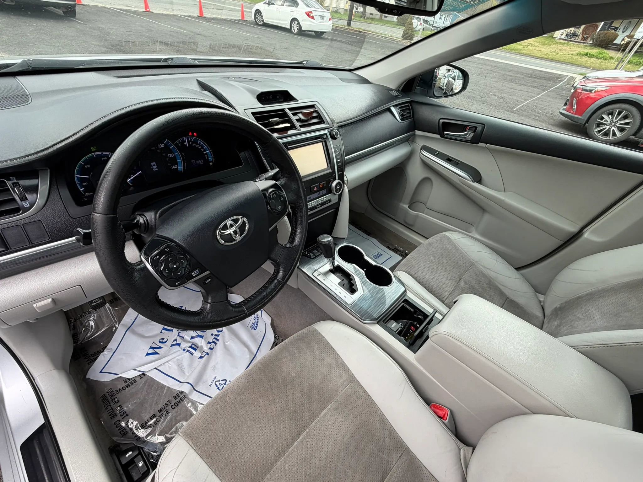 Used 2012 Toyota Camry XLE w/ Leather Pkg FWD image 9