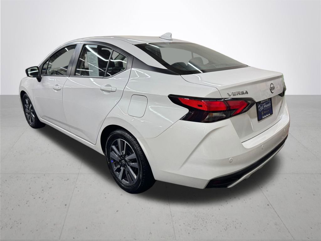 Used 2024 Nissan Versa SV image 4