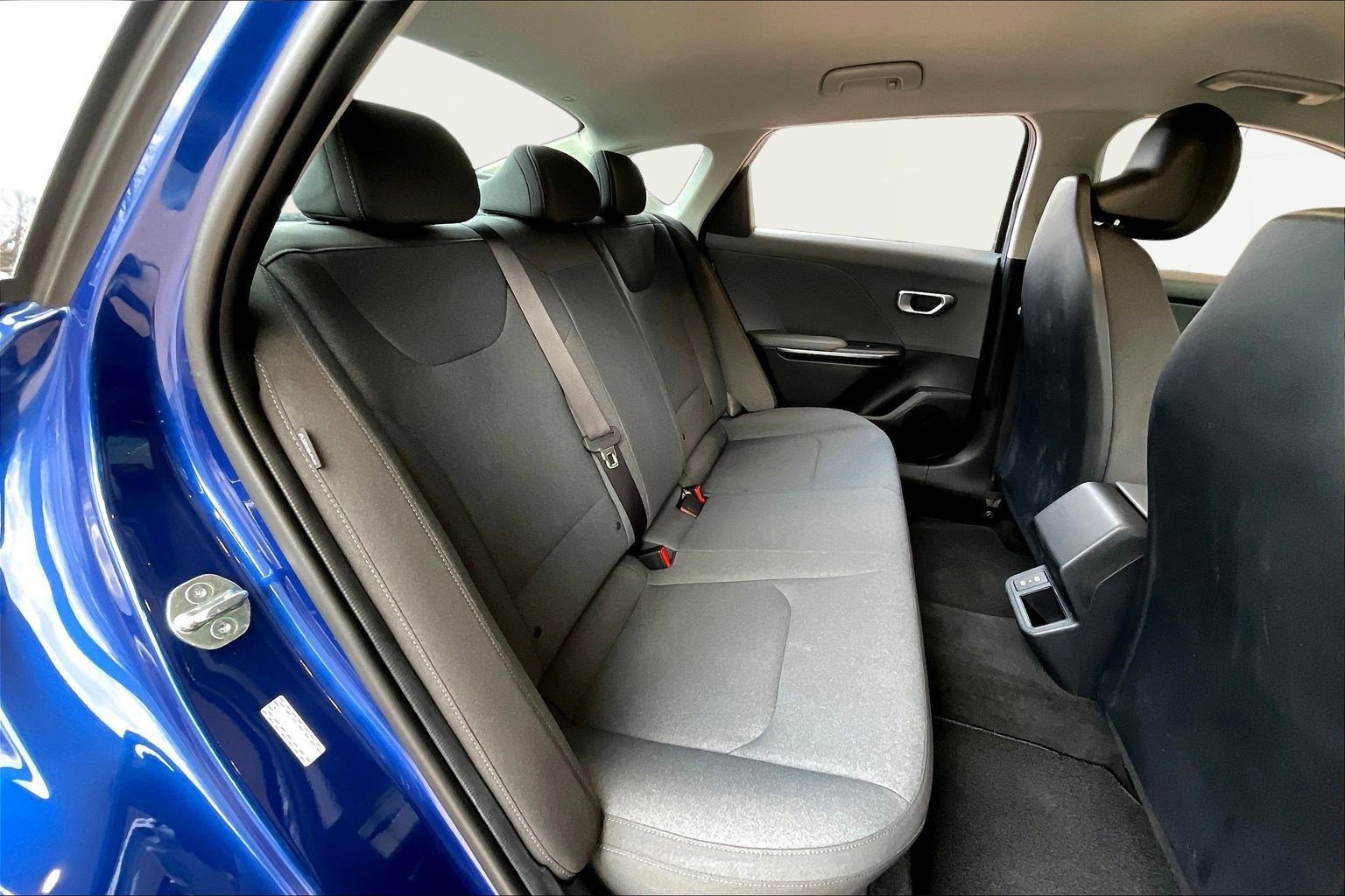 Used 2025 Kia K4 LXS image 25