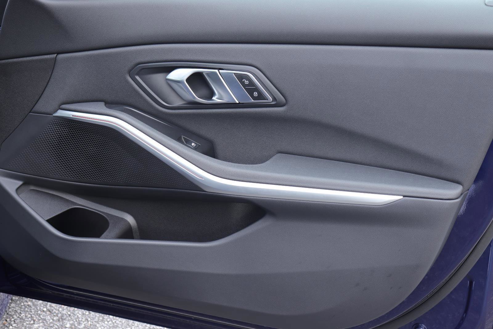 Used 2020 BMW 330i Sedan w/ Premium Package image 15