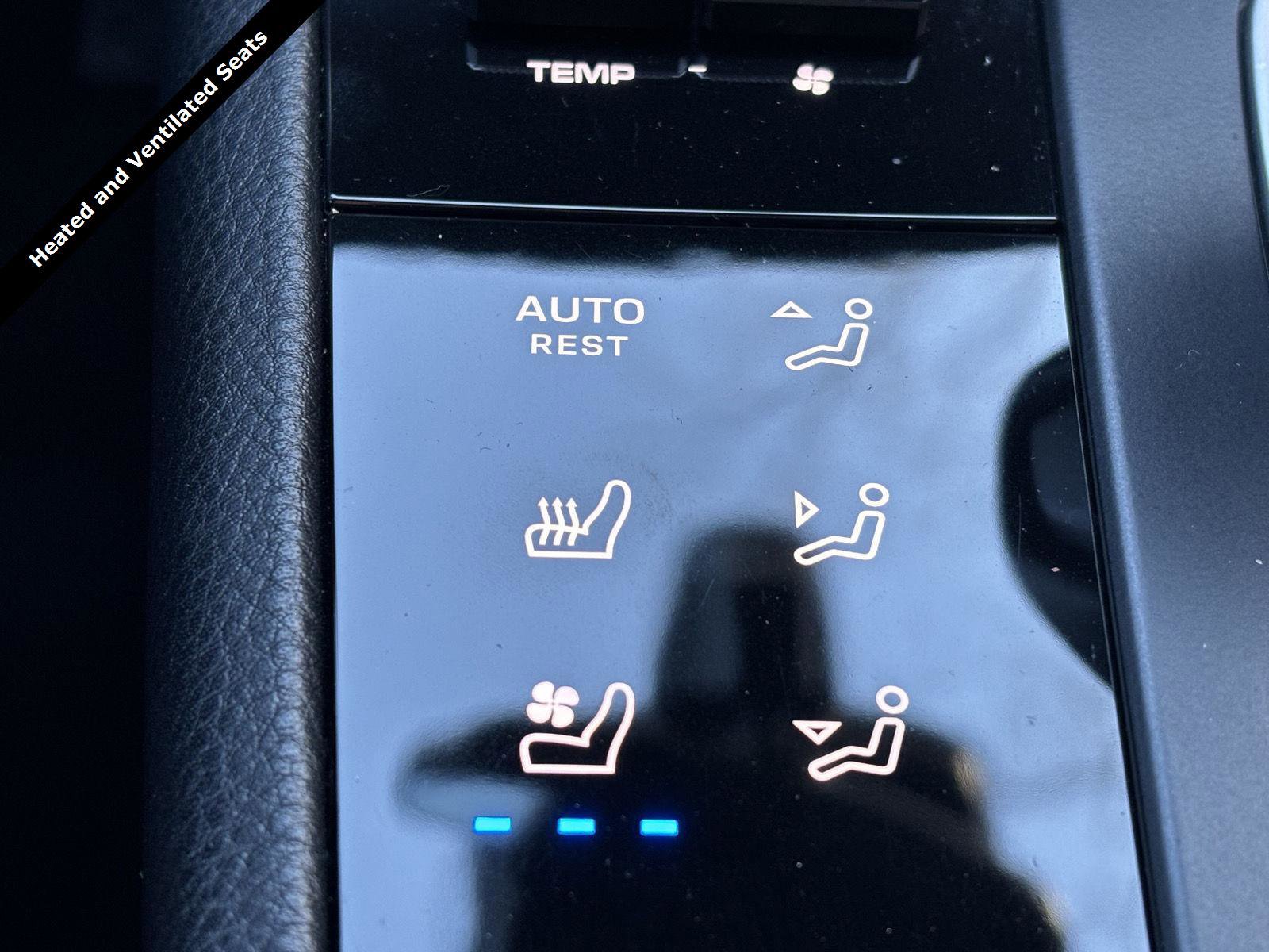 Used 2022 Porsche Macan Base w/ Premium Package Plus image 10