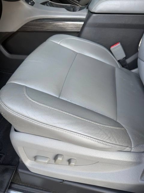 Used 2016 Chevrolet Tahoe LT w/ Luxury Package AWD/4WD image 16