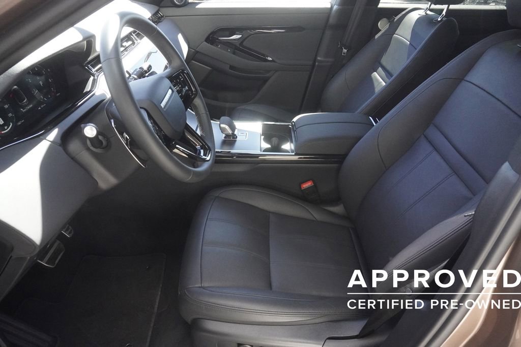 Used 2026 Land Rover Range Rover Evoque Dynamic SE AWD/4WD image 19