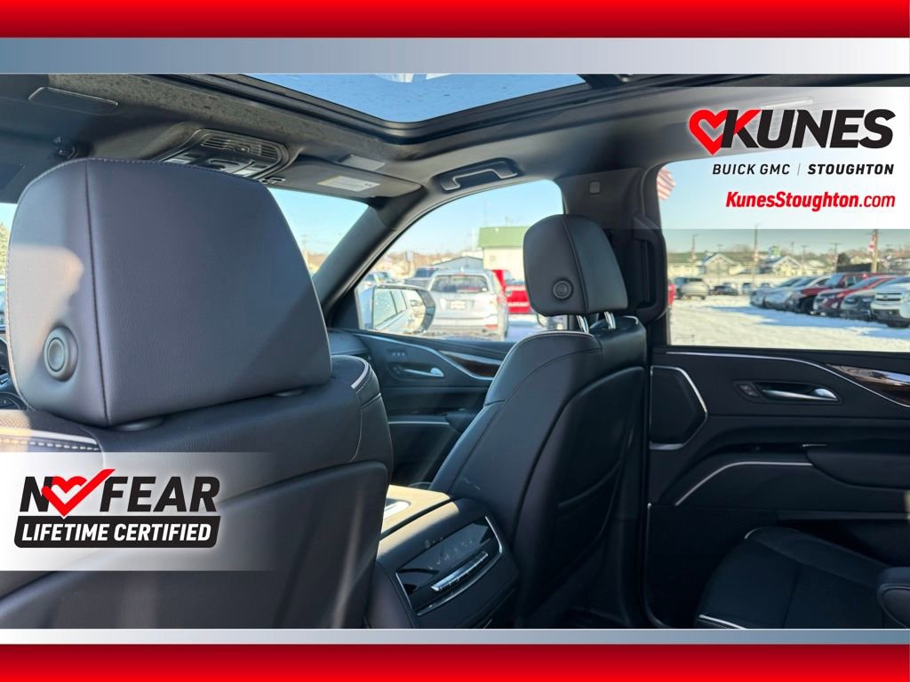 Used 2024 Cadillac Escalade ESV Premium Luxury image 39