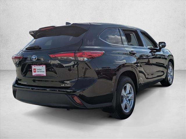 Certified 2021 Toyota Highlander LE image 5