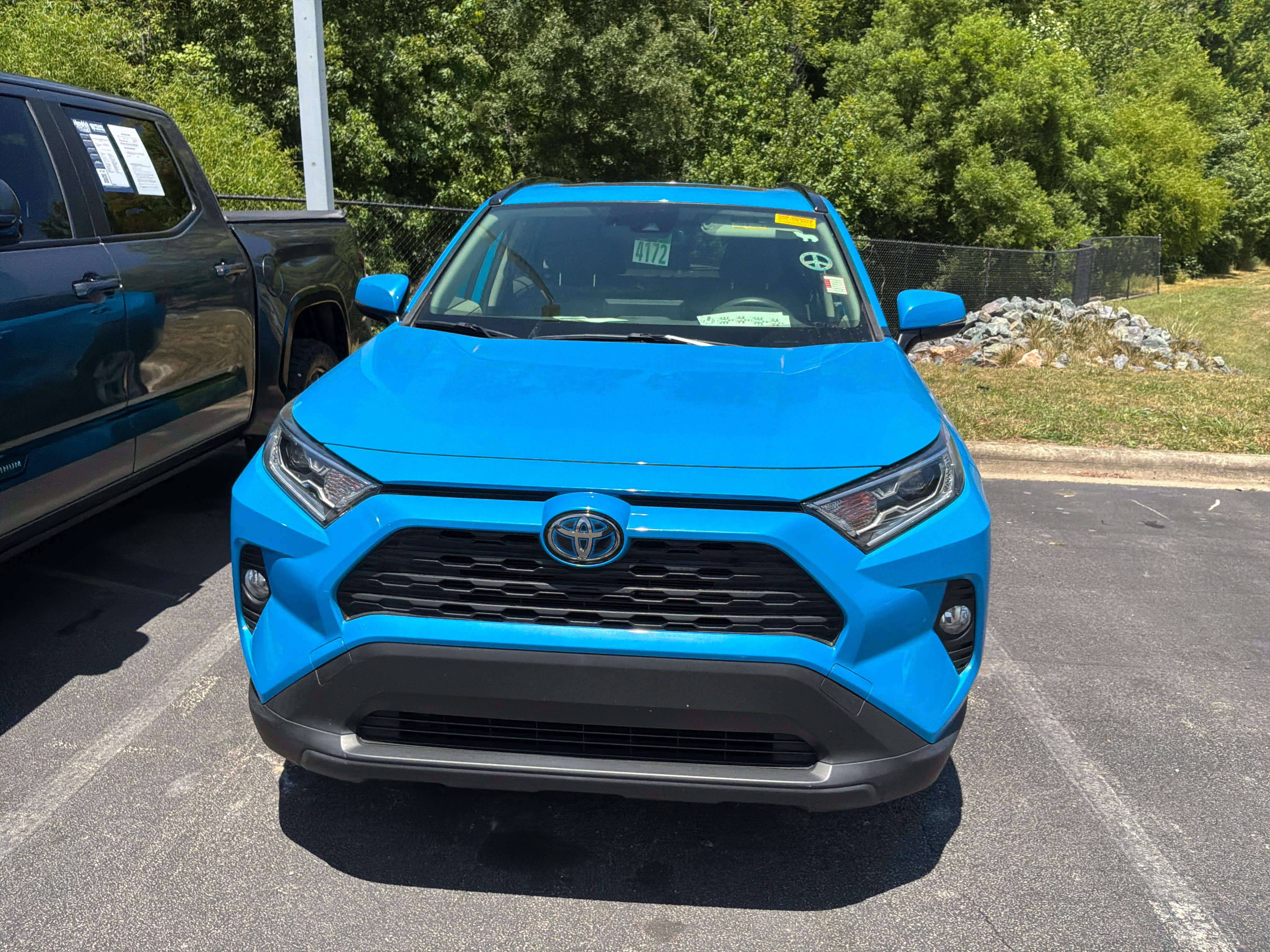 Used 2020 Toyota RAV4 XLE w/ Convenience Package AWD/4WD image 2