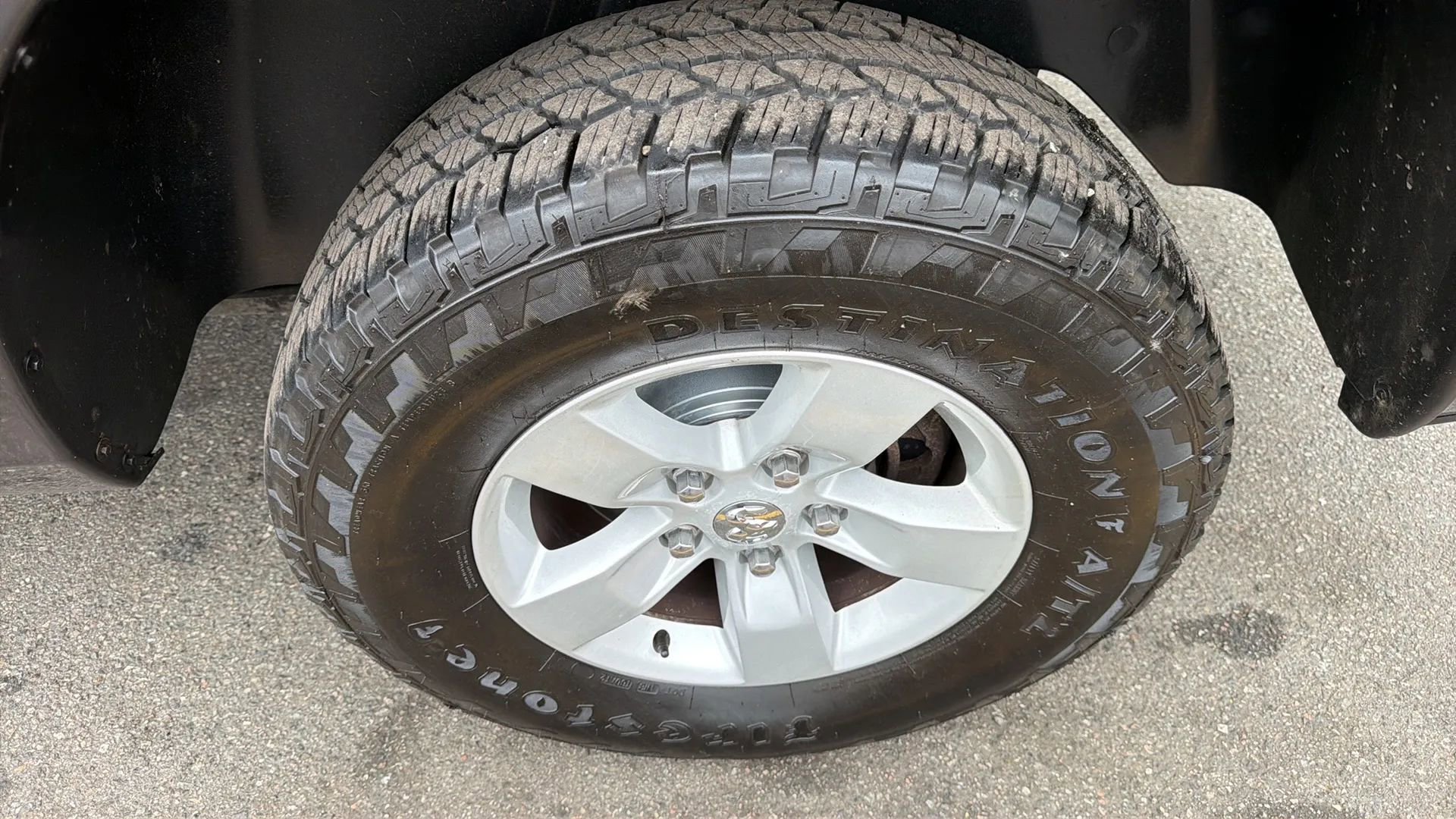 Used 2017 RAM 1500 Express AWD/4WD image 9