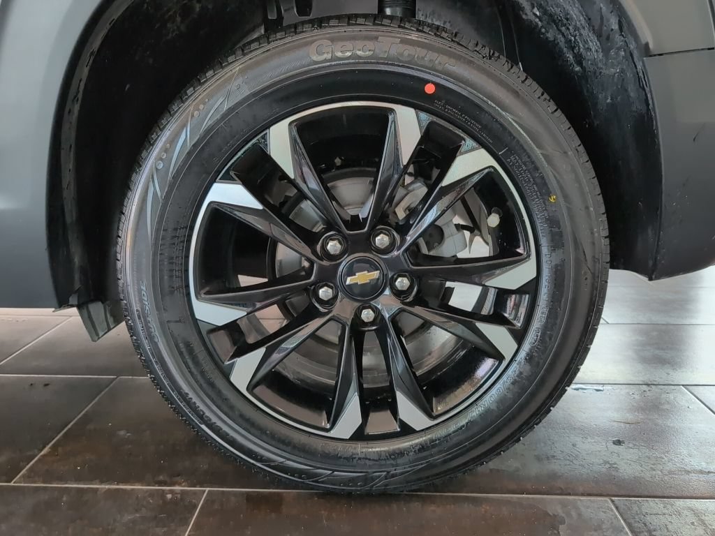 Used 2023 Chevrolet TrailBlazer LT FWD image 9