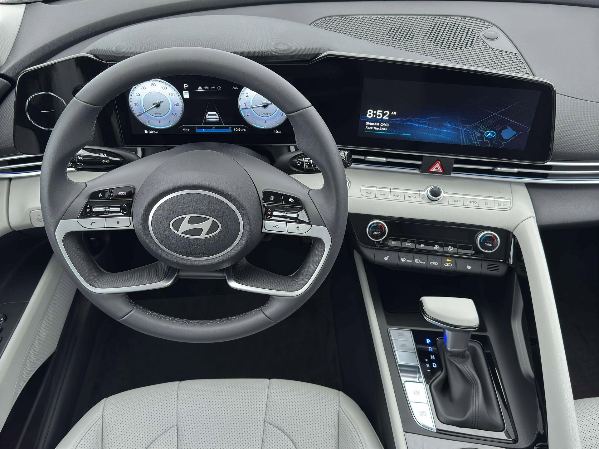 New 2026 Hyundai Elantra Limited FWD image 17