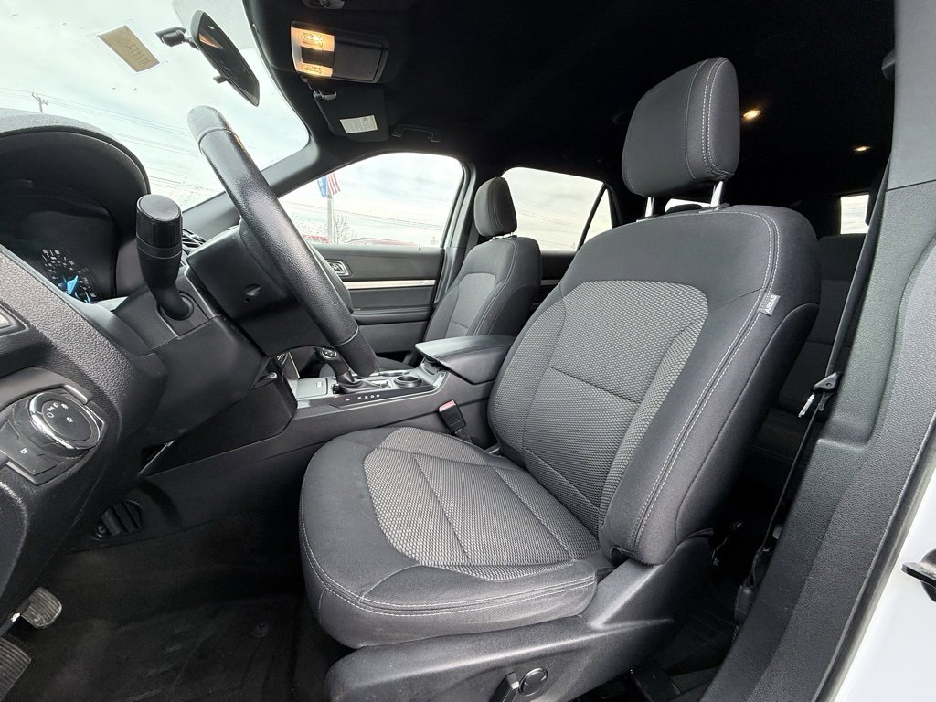 Used 2018 Ford Explorer XLT image 21