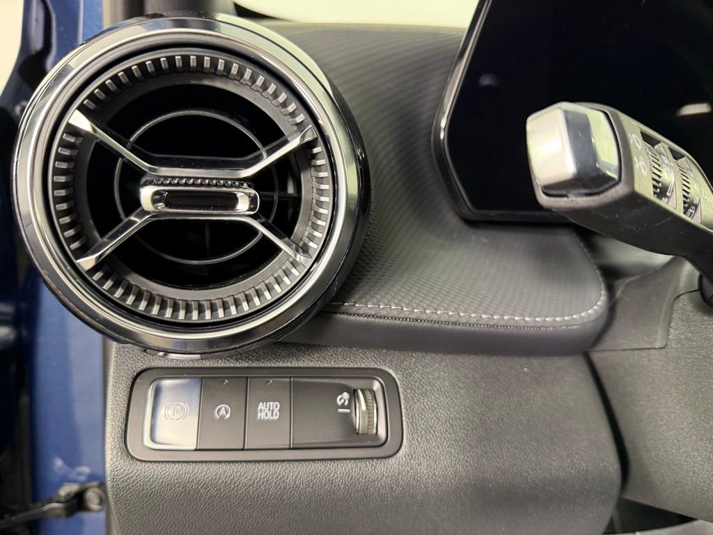 New 2026 Chevrolet Equinox LT image 23