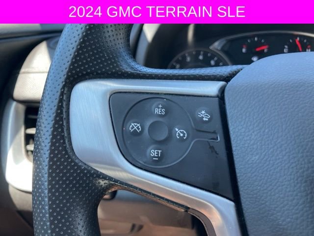 Used 2024 GMC Terrain SLE w/ Driver Convenience Package FWD image 22