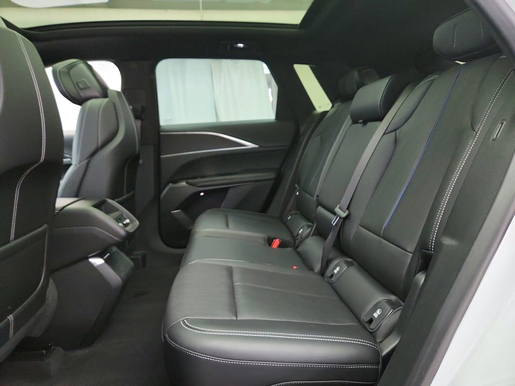 Used 2024 Cadillac Lyriq Sport AWD/4WD image 24