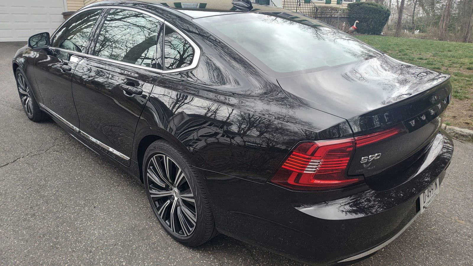 Used 2023 Volvo S90 B6 Plus image 3