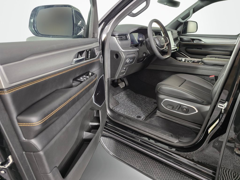 New 2026 Jeep Grand Wagoneer 4WD image 21