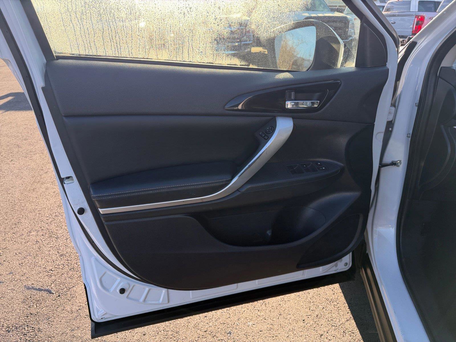 Used 2022 Mitsubishi Eclipse Cross SE image 17