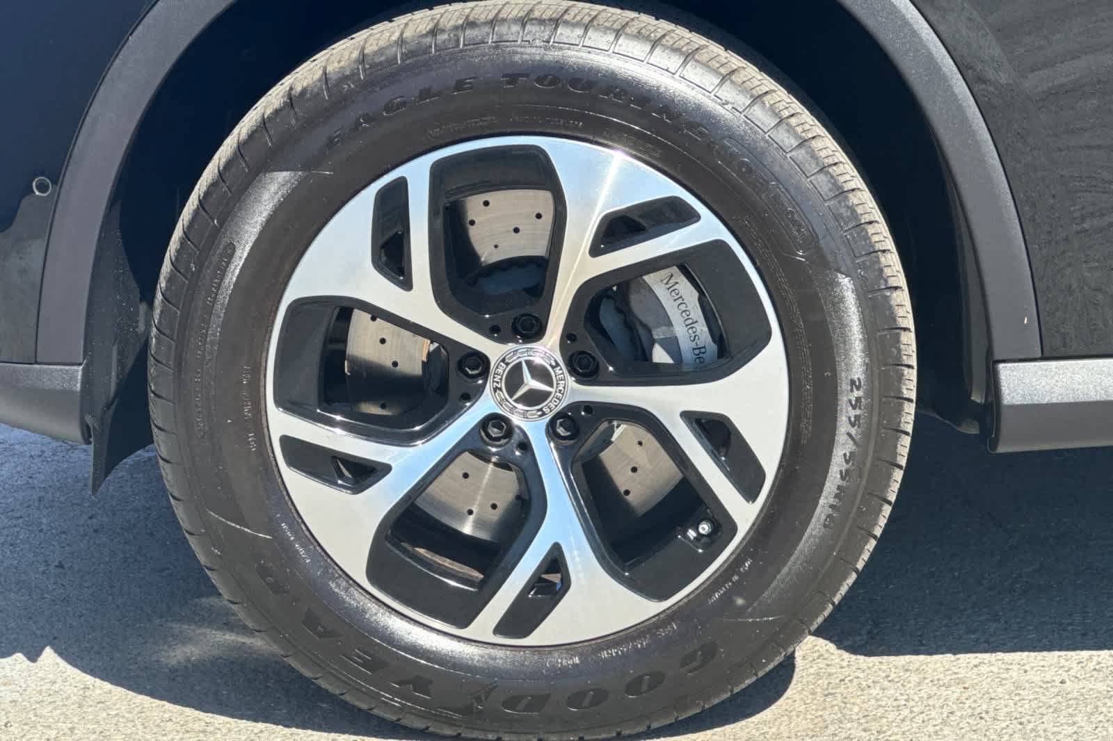 Used 2025 Mercedes-Benz GLC 350e 4MATIC image 28