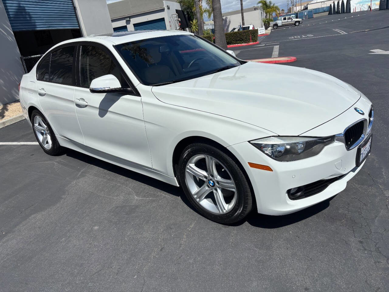 Used 2015 BMW 320i Sedan RWD image 7