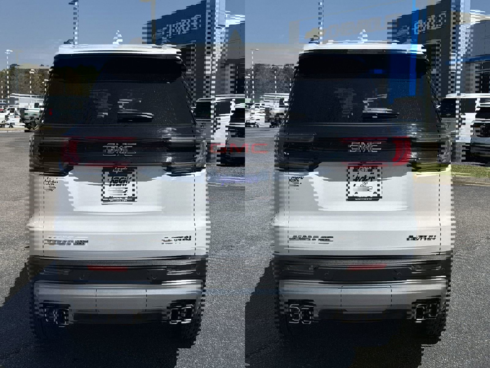 Used 2025 GMC Acadia Elevation image 9