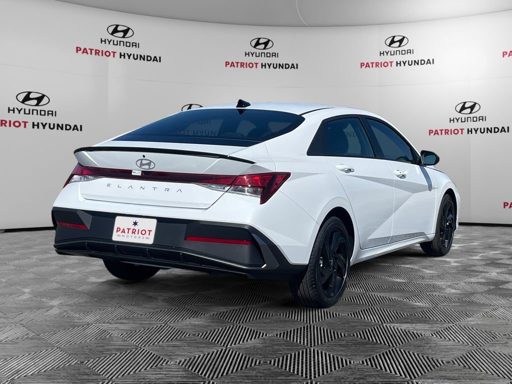 New 2026 Hyundai Elantra Sport image 7
