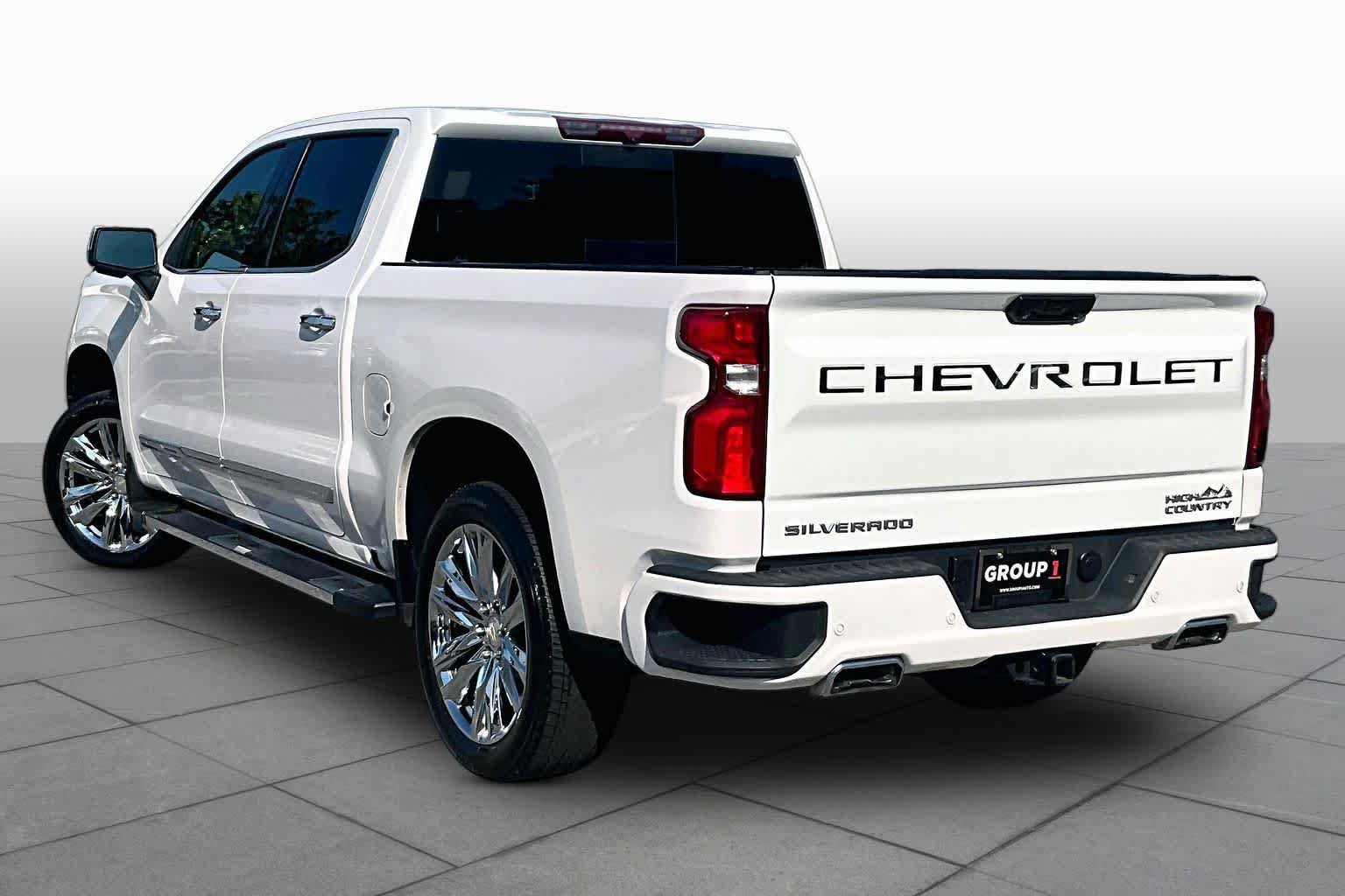 Used 2023 Chevrolet Silverado 1500 High Country w/ High Country Premium Package AWD/4WD image 11