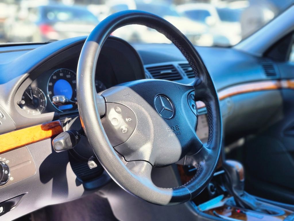 Used 2004 Mercedes-Benz E 500 4MATIC Sedan image 19