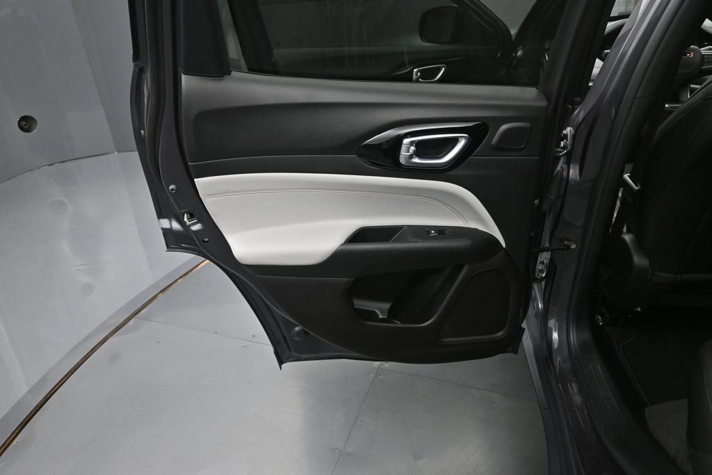 Used 2024 Jeep Compass Limited w/ Sun and Sound Group AWD/4WD image 16