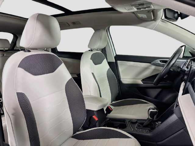 Certified 2025 Volkswagen Taos SE AWD/4WD image 32